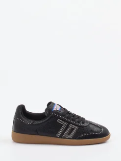 Back 70 – Sneaker aus Kalbleder mit Nietenbesatz