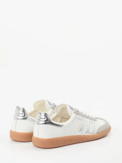 Back 70 – Sneaker aus Leder mit Metallic-Details
