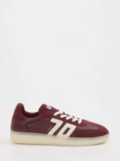 Back 70 – Sneaker aus Leder in Bordeauxrot