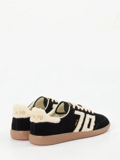 Back 70 – Sneaker aus Velour/Textil in Schwarz