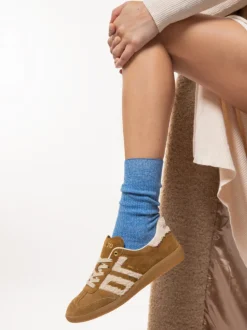 Back 70 – Sneaker aus Veloursleder karamellbraun