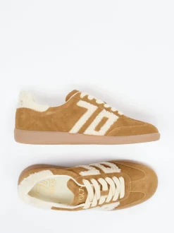 Back 70 – Sneaker aus Veloursleder karamellbraun