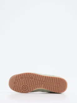 Back 70 – Sneaker aus Veloursleder Salbeigrün