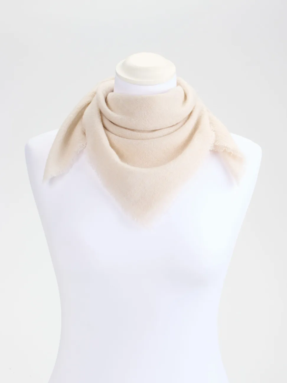 Blui – Dreieckstuch aus Kaschmir-Mix in Beige