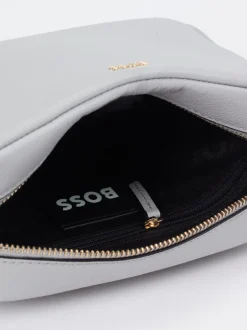 Boss – Crossbody Bag aus Kalbleder in Hellgrau
