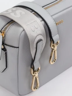 Boss – Crossbody Bag aus Kalbleder in Hellgrau