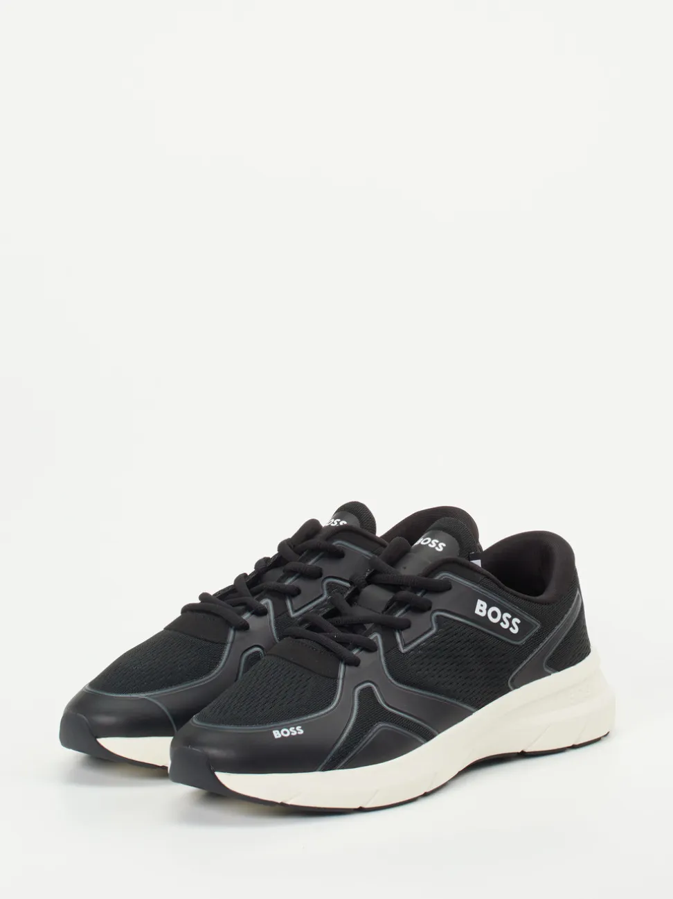 BOSS – Low-Top Sneaker aus Mesh in Schwarz