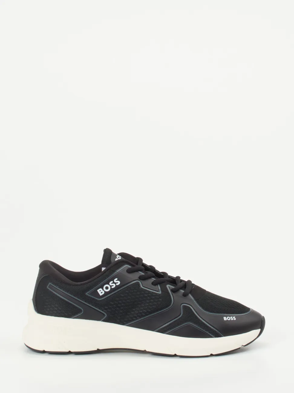 BOSS – Low-Top Sneaker aus Mesh in Schwarz