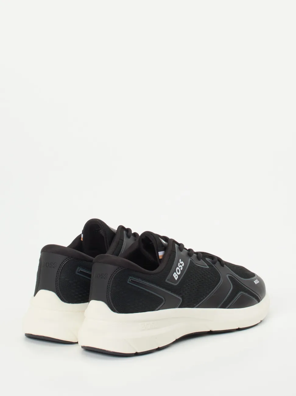 BOSS – Low-Top Sneaker aus Mesh in Schwarz