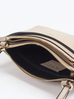 Boss – Schultertasche aus Kalbleder in Beigegrau