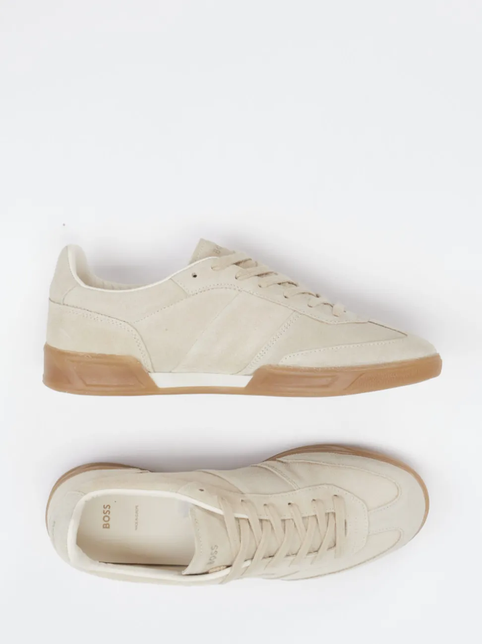 Boss – Sneaker aus Veloursleder Beige