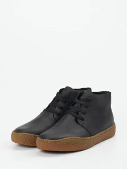 Camper – Chukka Boots aus Nubukleder Schwarz