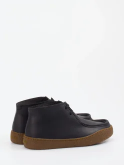 Camper – Desert Boots aus Glattleder schwarz
