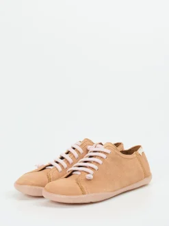 Camper – Low-Top Sneaker aus Nubukleder sandbeige