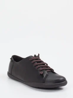 Camper – Low-Top Sneaker aus Glattleder schwarz