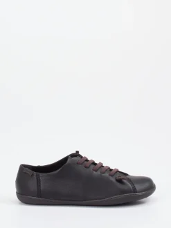 Camper – Low-Top Sneaker aus Glattleder schwarz