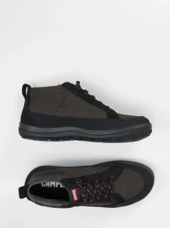 Camper – Outdoor-Sneaker aus Textil und Wildleder