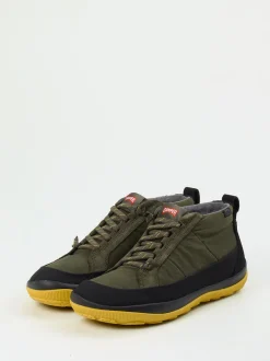 Camper – Outdoor-Sneaker aus Textil und Veloursleder