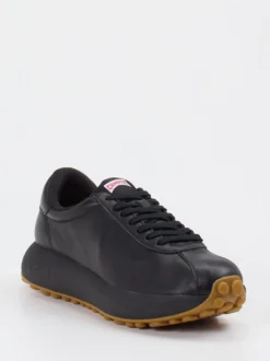 Camper – Sneaker aus Glattleder mit Profilsohle