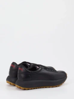 Camper – Sneaker aus Glattleder mit Profilsohle