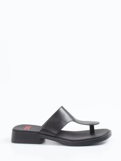 Camper – Zehentrenner-Sandalen aus Kalbleder Schwarz