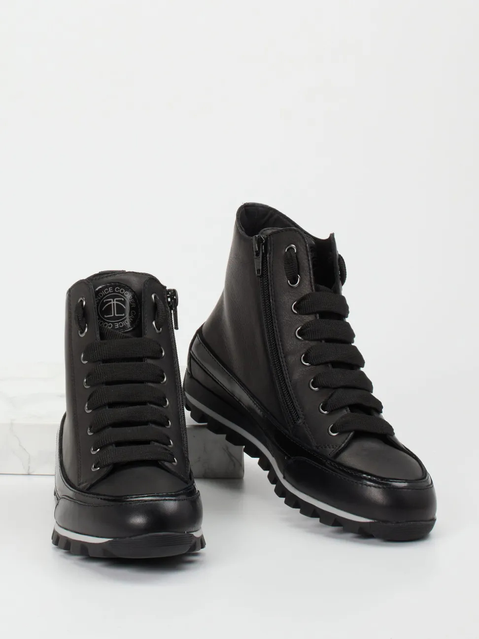 Candice Cooper – Schnürboots aus Kalbleder Schwarz