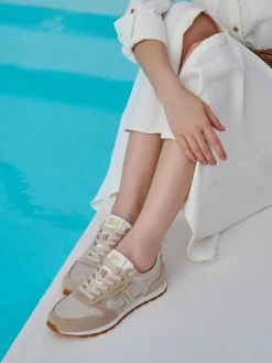 Candice Cooper – Sneaker aus Veloursleder beige