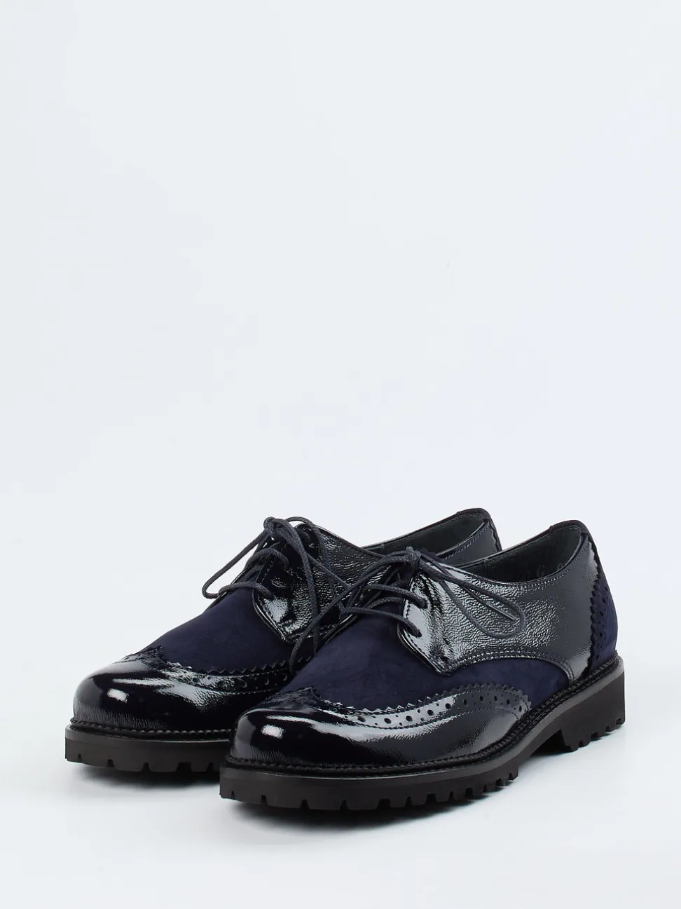 Christian Dietz – Brogues aus Lackleder und Veloursleder