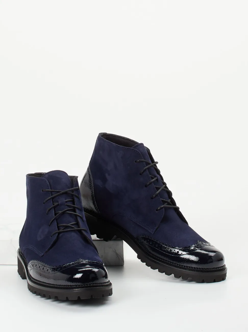 Christian Dietz – Schnürboots aus Veloursleder Dunkelblau