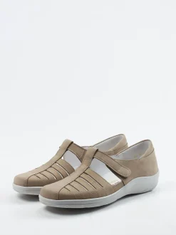 Christian Dietz – Spangenschuh aus Nubukleder beige