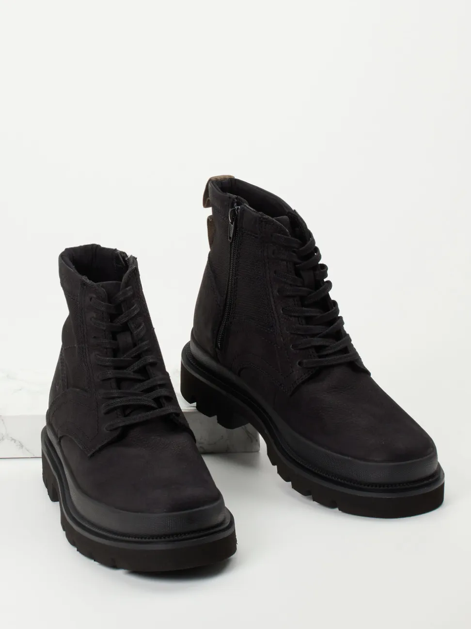 Clarks – Combat Boots aus Nubukleder Schwarz