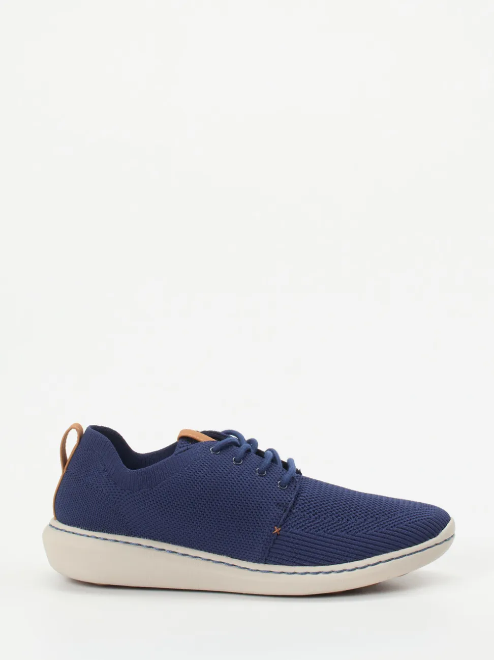 Clarks – Freizeitsneaker aus Textil in Marineblau
