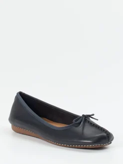 Clarks – Komfort-Ballerinas aus Kalbleder dunkelblau