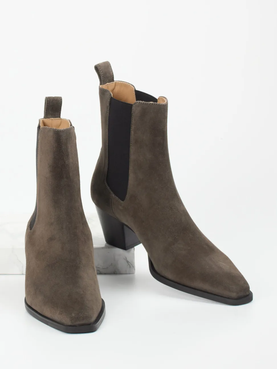 Copenhagen – Chelsea Boots aus Veloursleder grau