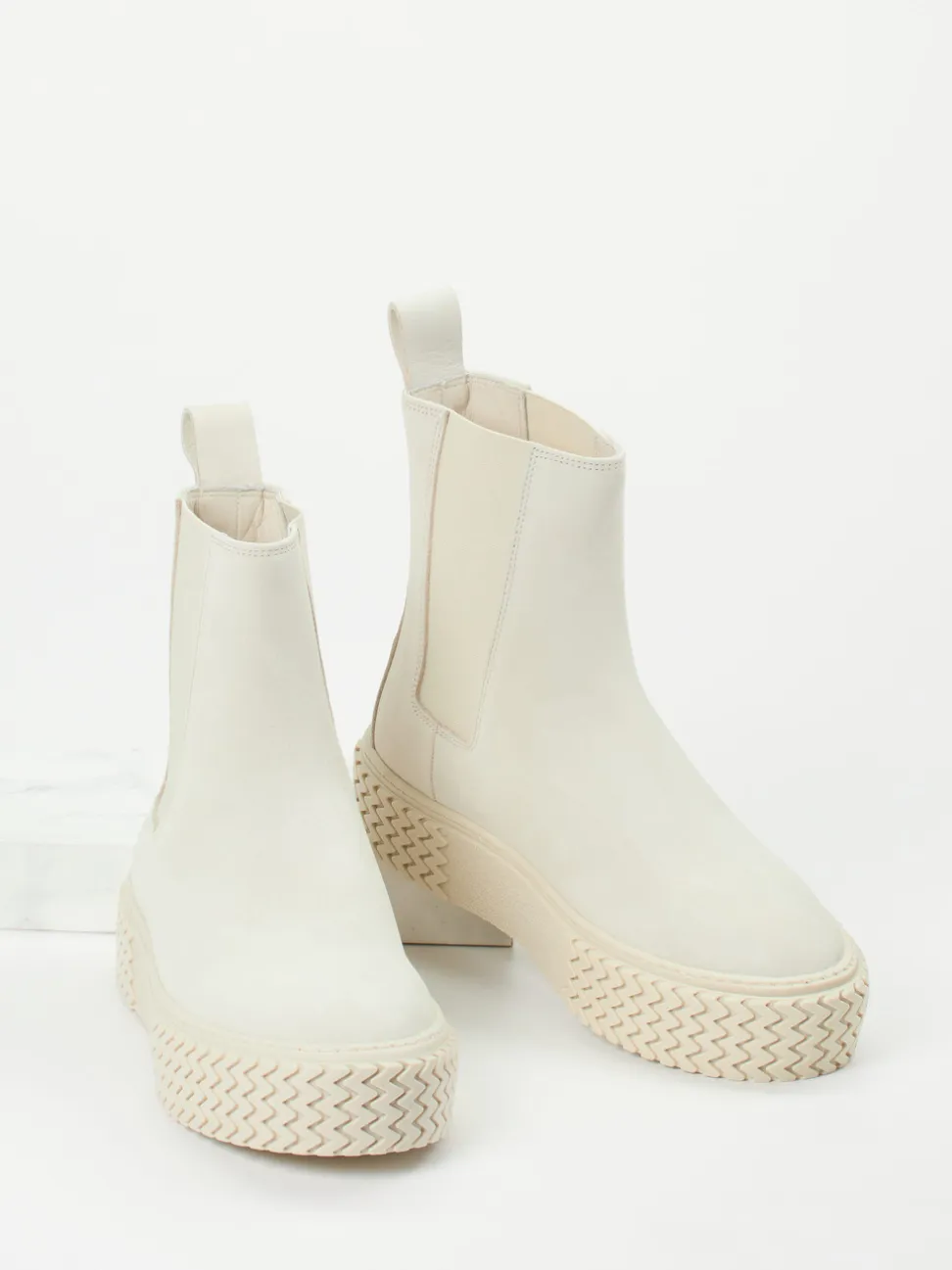 Copenhagen – Chelsea Boots aus Nubukleder Cremeweiß