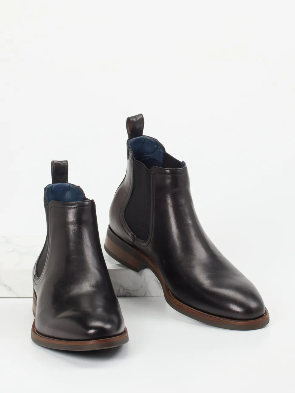 Daniel Kenneth – Chelsea Boots aus Fettleder Schwarz