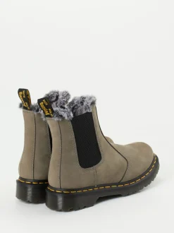 Dr. Martens – Chelsea Boots aus Nubukleder grau