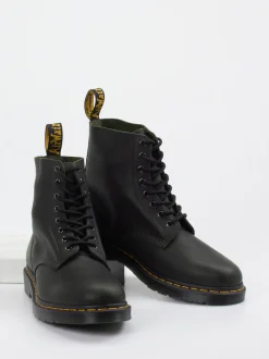 Dr. Martens – Combat Boots aus Kalbleder tiefschwarz