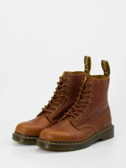 Dr. Martens – 8-Loch-Boots aus Kalbleder braun