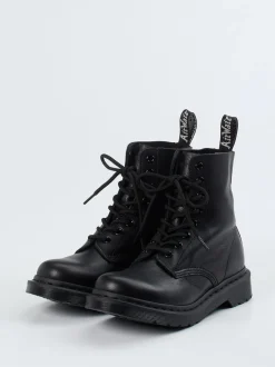 Dr. Martens – Schnürboots aus Kalbleder schwarz