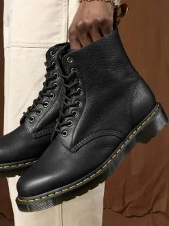 Dr. Martens – Schnürstiefeletten aus Kalbleder Schwarz