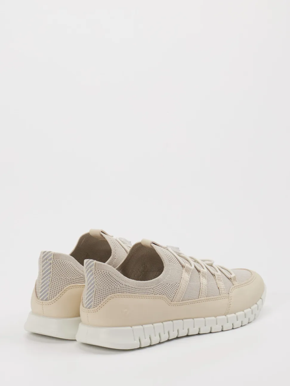 Ecco – Sneaker aus Textil in Beige