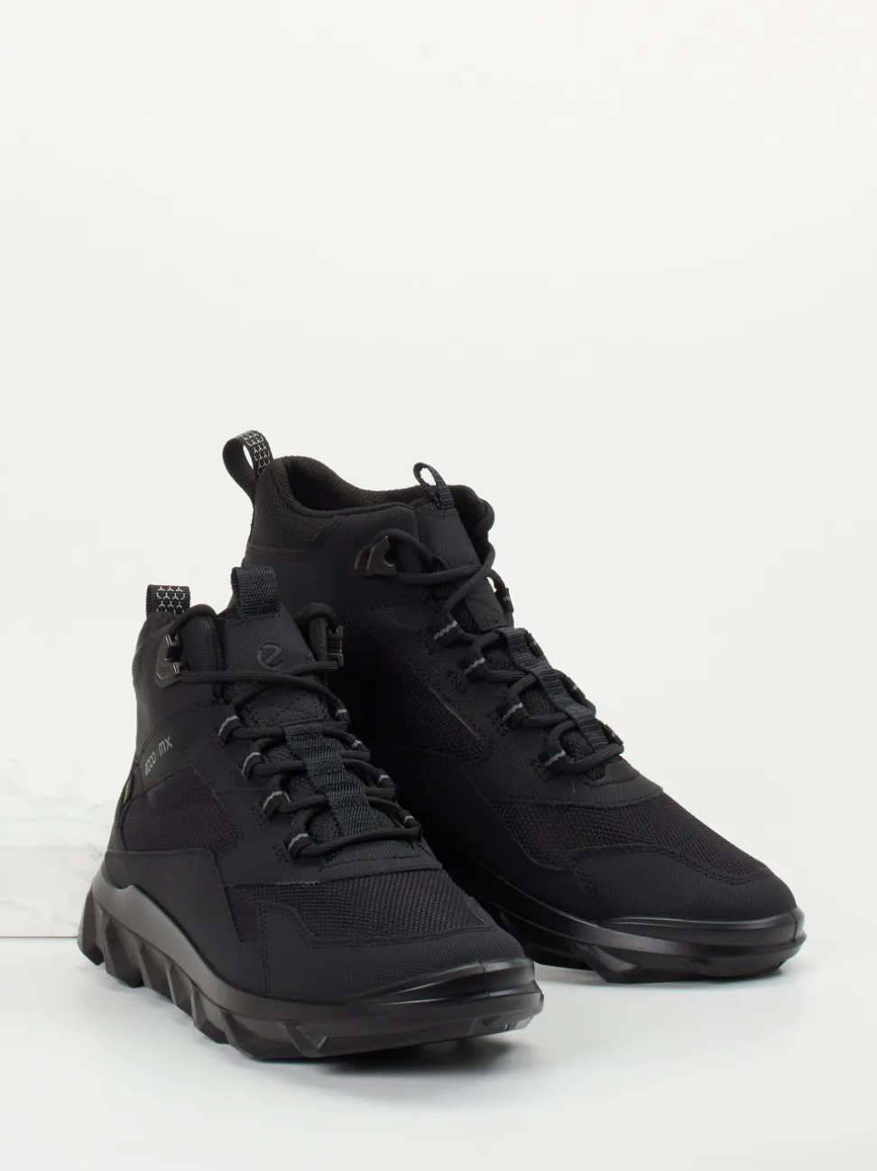 Ecco – Wanderschuh aus Textil und Synthetik Schwarz