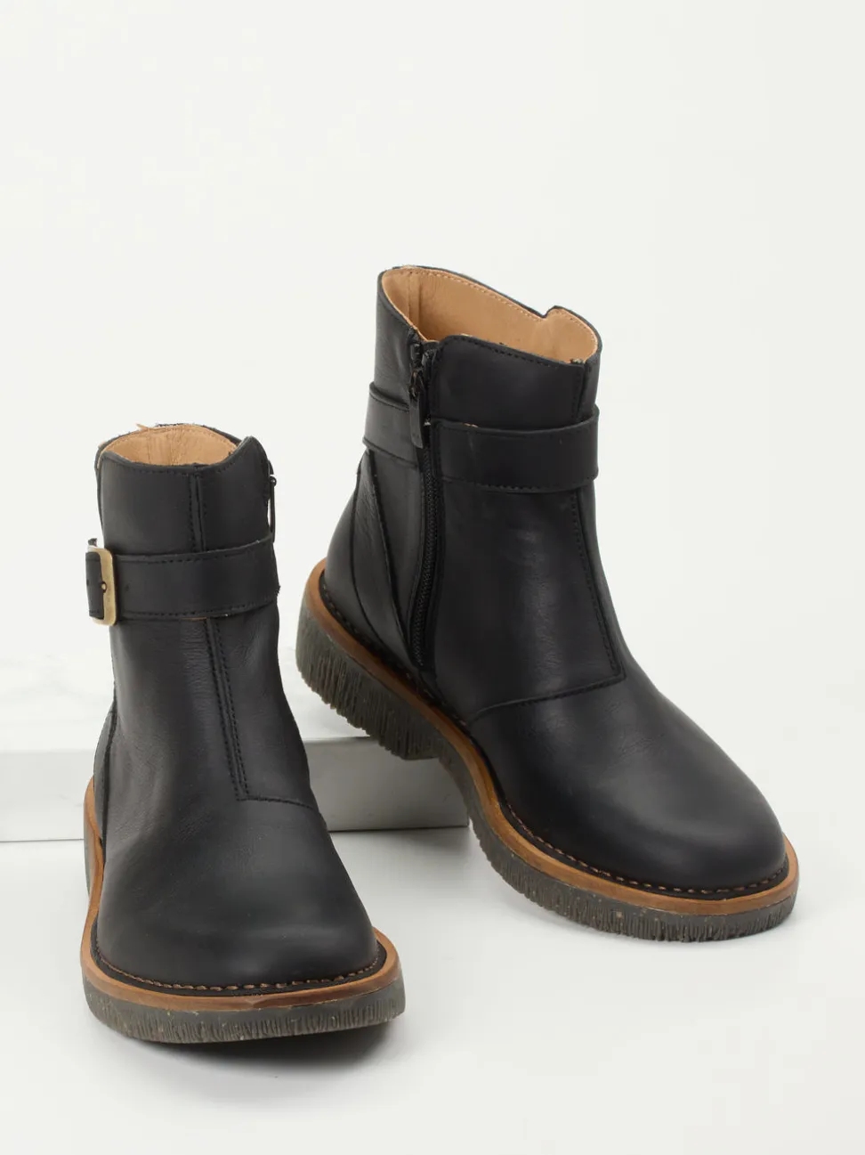 El Naturalista – Stiefelette aus Fettleder schwarz