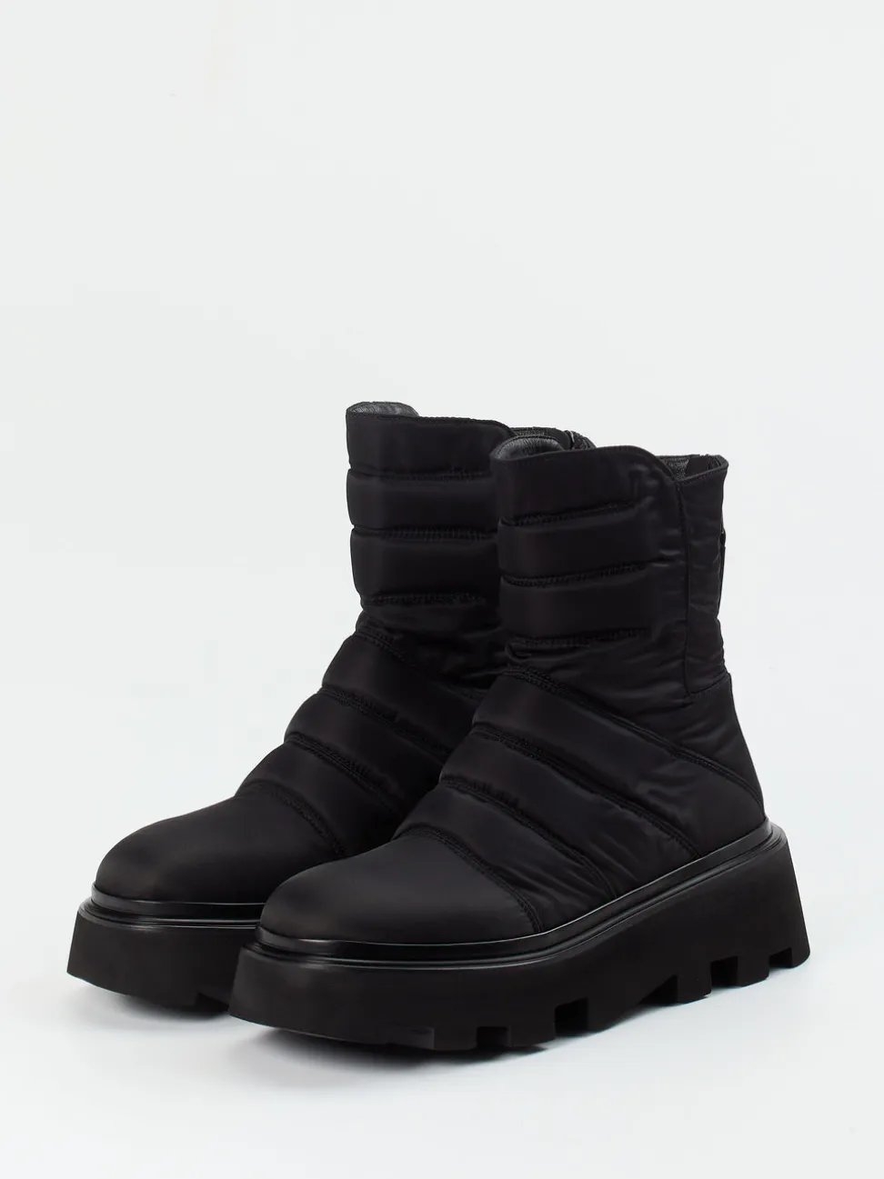 Elena Iachi – Stiefeletten aus Textil in Schwarz