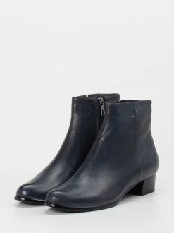 Everybody – Stiefelette aus Lammleder in Dunkelblau