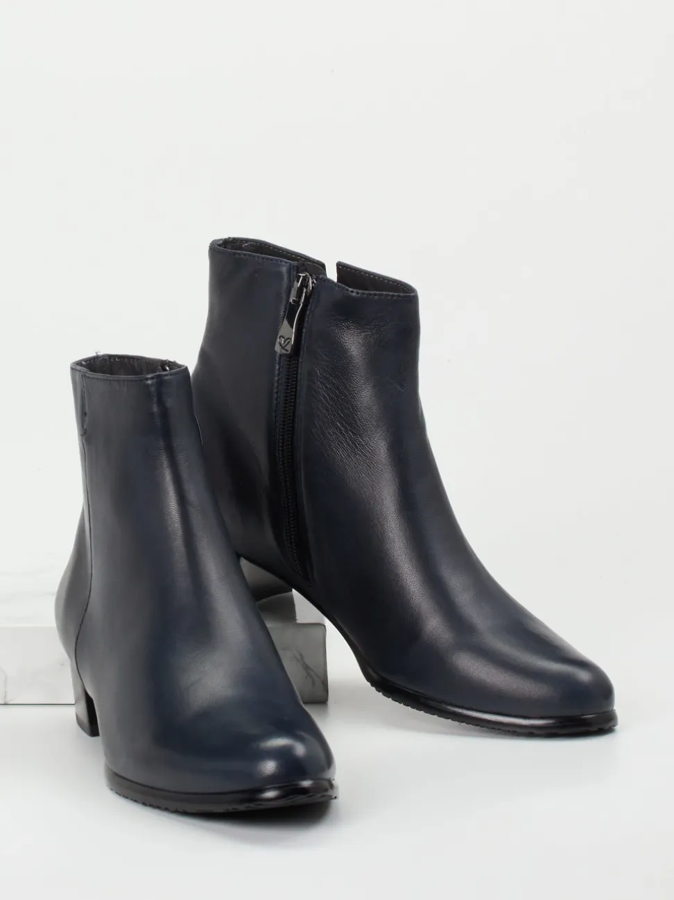 Everybody – Stiefelette aus Lammleder in Dunkelblau