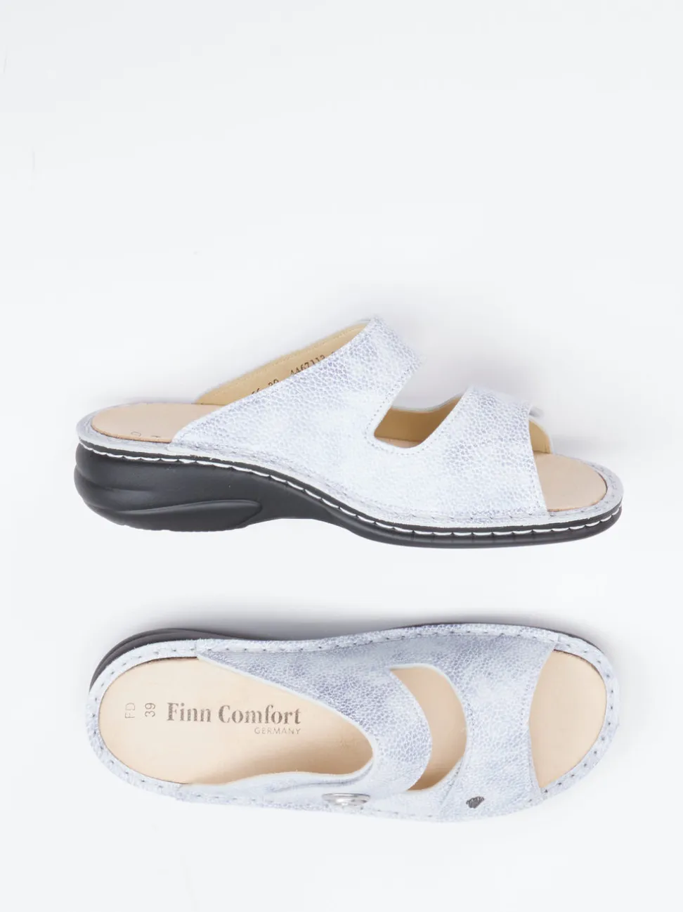 Finn Comfort – Komfort-Pantolette aus geprägtem Leder blau