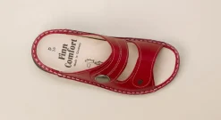 Finn Comfort – Komfort-Pantolette aus Kalbleder Dunkelrot