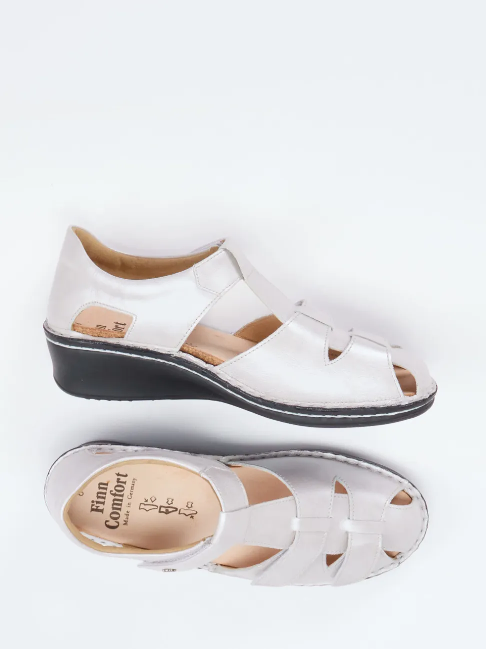 Finn Comfort – Komfort-Sandalette aus Metallic-Leder beige